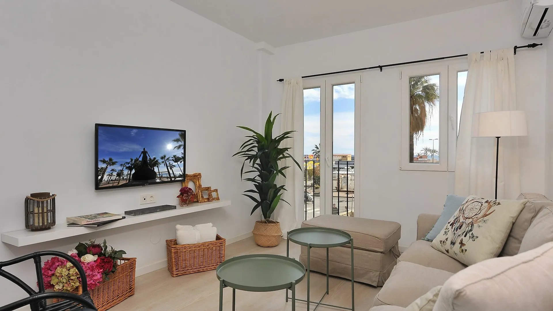 Playa Puerto Fuengirola Canovas contacts